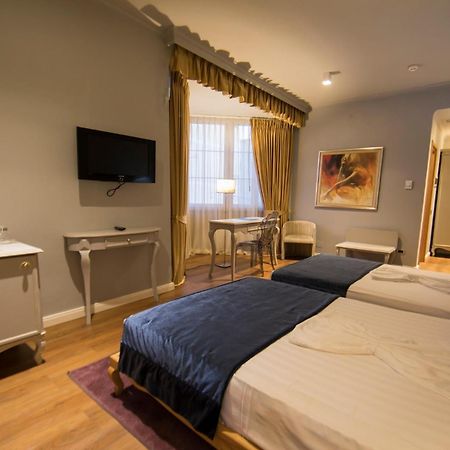 Classic Hotel Тирана Экстерьер фото