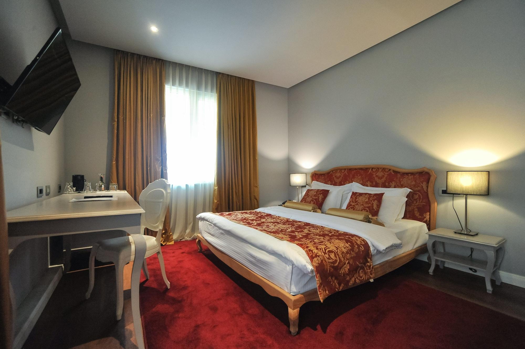 Classic Hotel Тирана Экстерьер фото