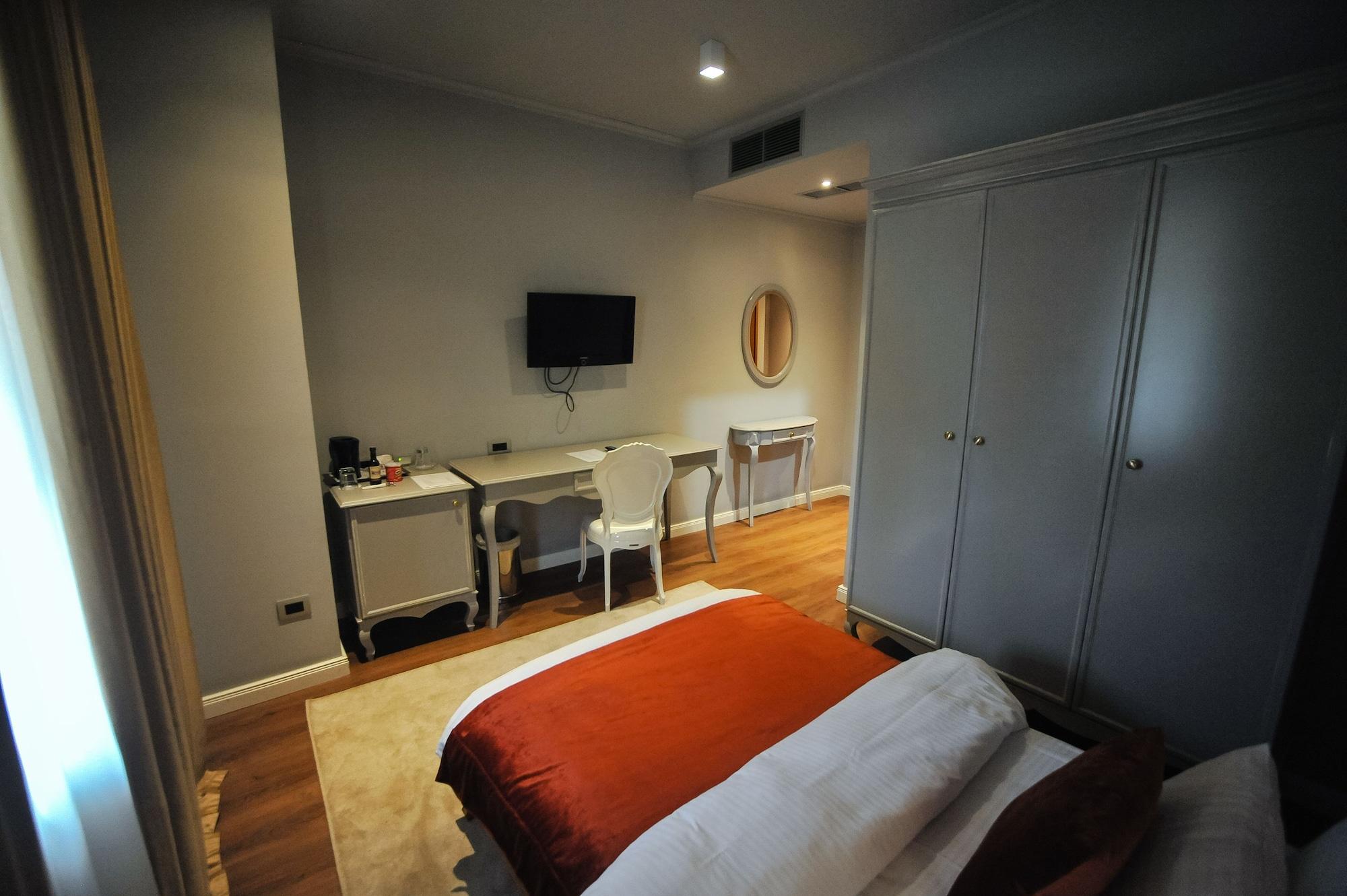 Classic Hotel Тирана Экстерьер фото