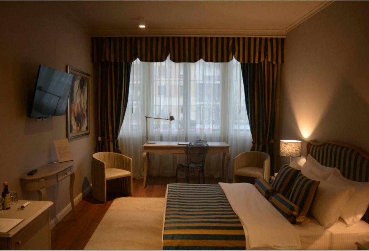 Classic Hotel Тирана Экстерьер фото